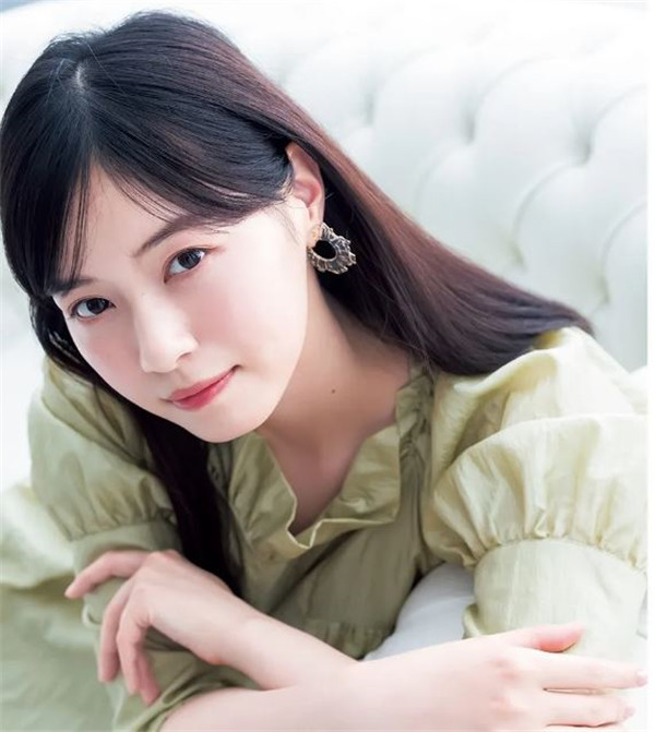 西野七濑清秀的女生还蛮可爱(图1)