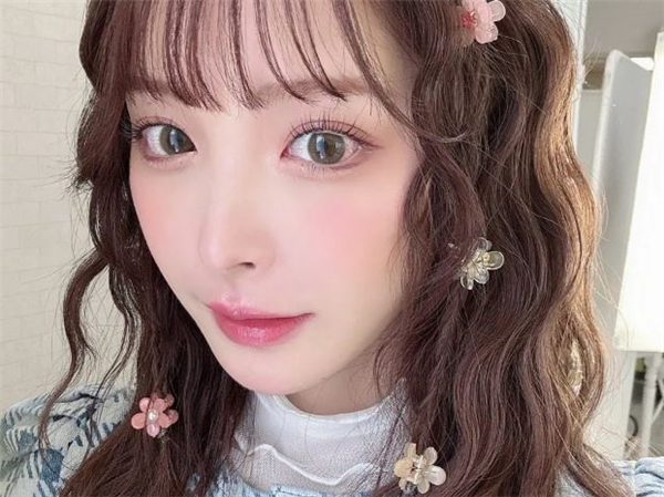 桃乃木香奈(桃乃木かな)是谁 桃乃木香奈个人资料(图1) 桃乃木香奈(桃乃木かな)是谁 桃乃木香奈个人资料(图1)