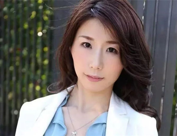 筱田步美(筱田あゆみ)是谁 筱田步美亚个人资料(图3)