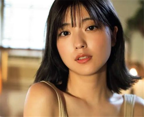 似鸟沙也加(Sayaka Nitori)算得上纯天然美女吗(图1)