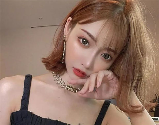 明日花绮罗(明日花キララ)是谁 明日花绮罗个人资料(图1) 明日花绮罗(明日花キララ)是谁 明日花绮罗个人资料(图1)