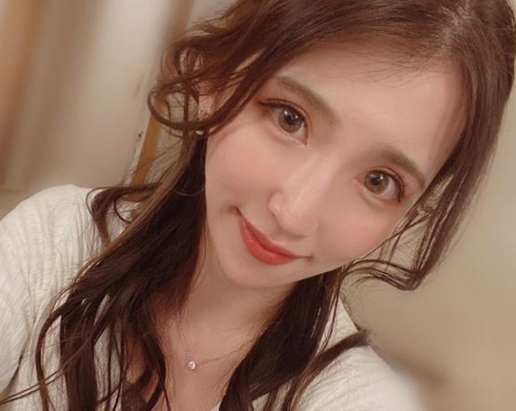 椎名あき是谁 好看的大姐姐来认识一下吧(图1)