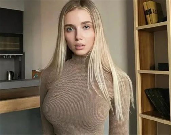 Polina Malinovskaya是谁 Polina Malinovskaya个人资料(图1) Polina Malinovskaya是谁 Polina Malinovskaya个人资料(图1)