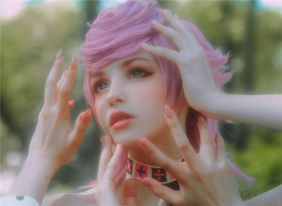 俄罗斯网红tenletters扮演的JOJO黄金之风 你们觉得怎么样(图1)