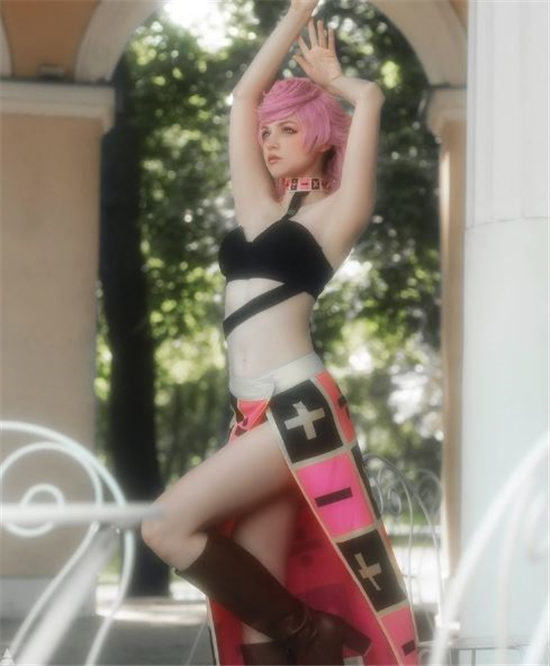 俄罗斯网红tenletters扮演的JOJO黄金之风 你们觉得怎么样(图2)