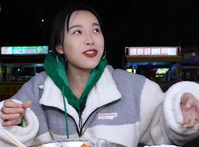 吃播小贝饿了是不是真吃 小贝饿了会催吐吗(图2)
