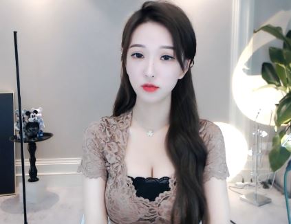 南妹儿动感光波跳的不错 在哪可以看完整版(图3)