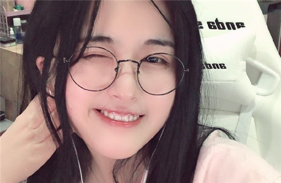 菠萝赛东为何停播 菠萝赛东真名(图1) 菠萝赛东为何停播 菠萝赛东真名(图1)