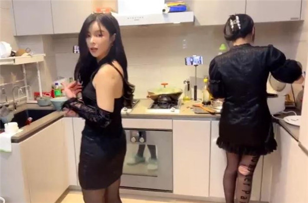 苏恩Olivia、呆妹儿、叶知秋三人一起做饭 看点在哪(图2)