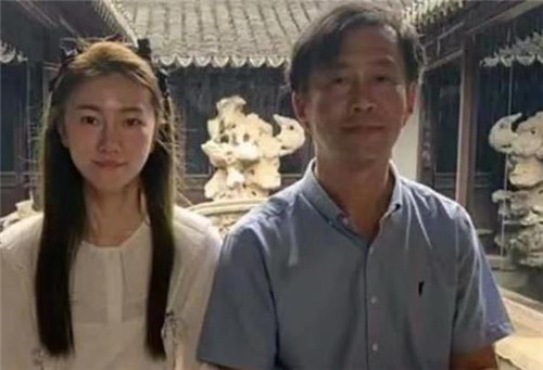 沈巍和女作家晓晓准备结婚了 真的还是假的(图1) 沈巍和女作家晓晓准备结婚了 真的还是假的(图1)