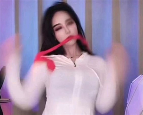 怕辣美娜的“鱿鱼丝带舞”是怎么回事 什么舞啊(图2)