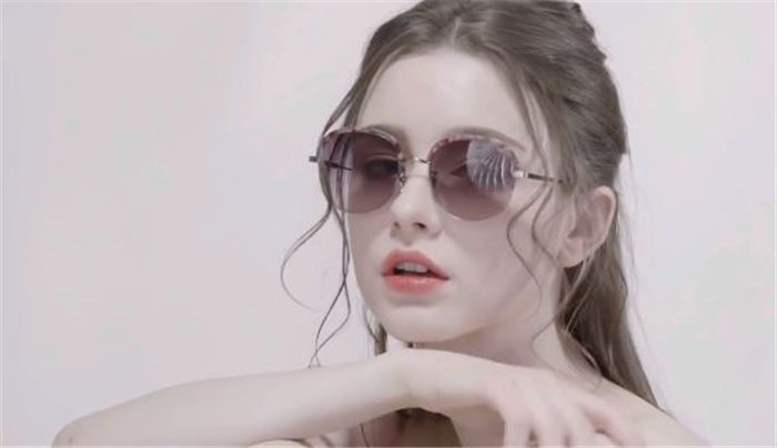 俄罗斯大美妞Dasha Taran在B站了 好漂亮(图6) 俄罗斯大美妞Dasha Taran在B站了 好漂亮(图6)