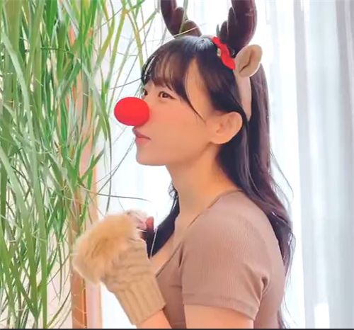 韩国妹子Pyo Eunji俏皮可爱的圣诞装，爱了(图3)