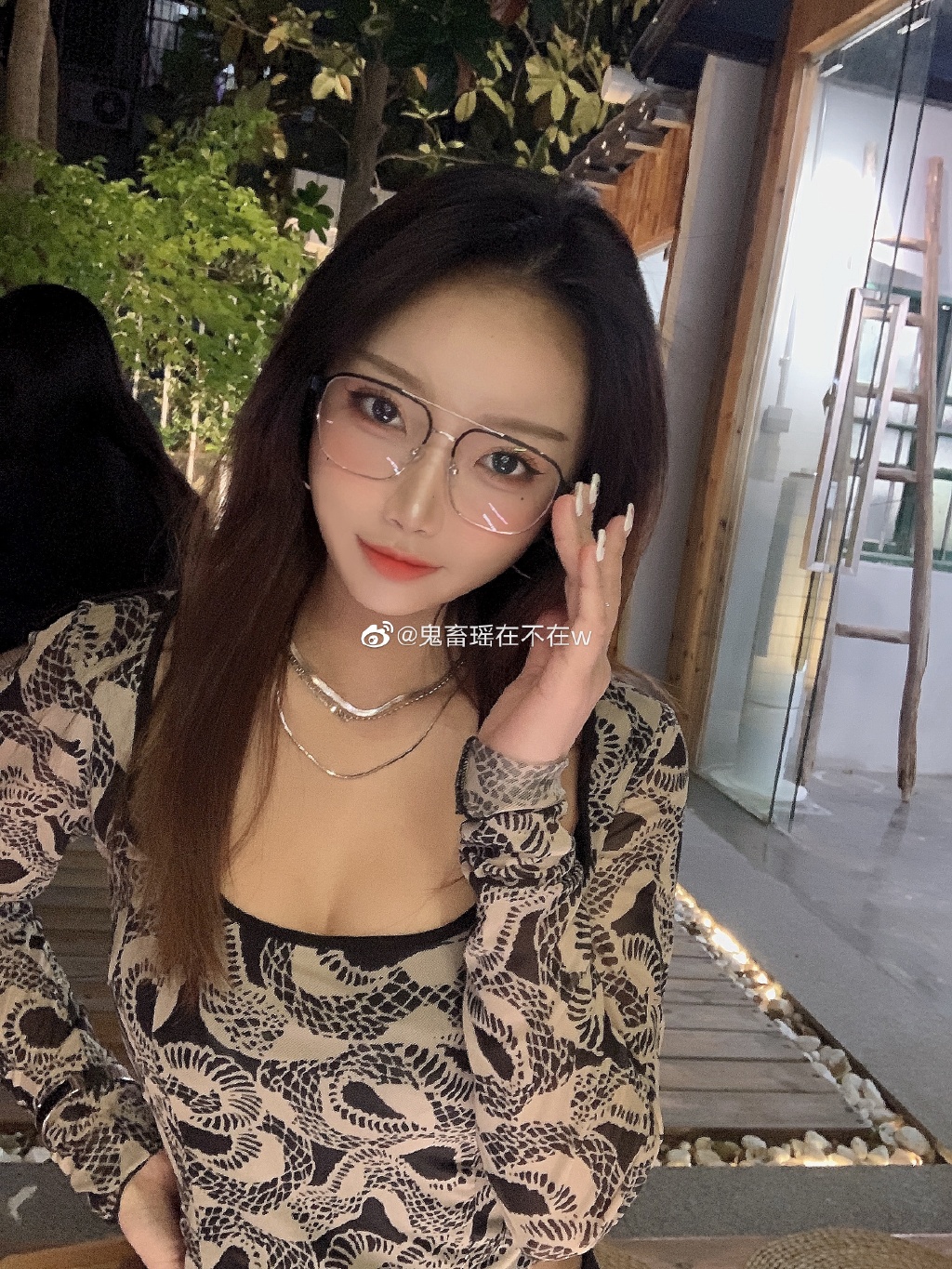 鬼畜瑶在不在w一个人气很高的二次元COSER美少女(图3)